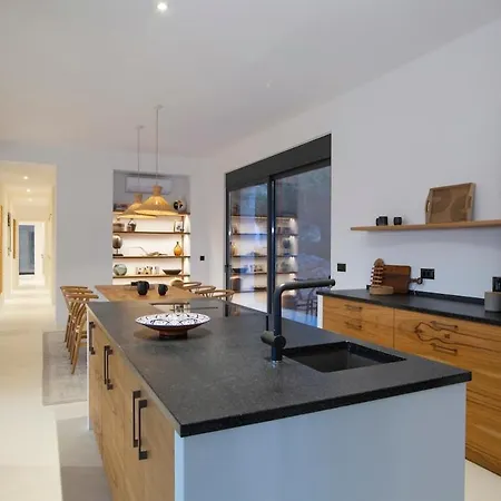 Nina S Summer House A Brand-new Seaview Sanctuary Vila